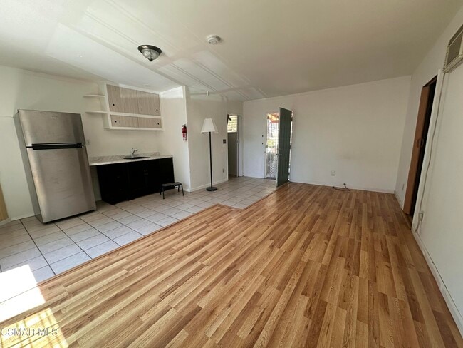 Building Photo - 9301 Franklin St Rental
