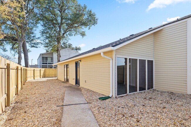 Photo - 203 Cougar Ridge Unit 1