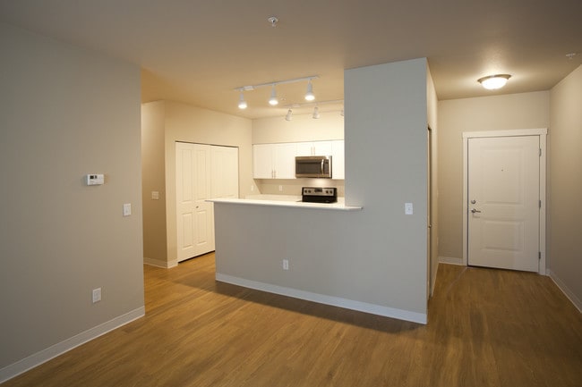 Photo - 575 Columbia