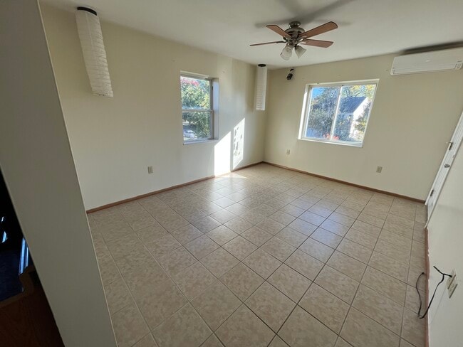 Building Photo - 1537 Old Lane Ave