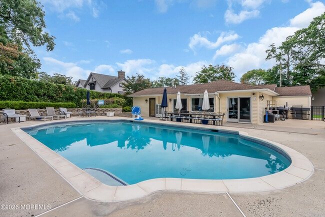 Photo - 455 W Lincoln Ave