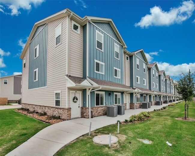 Building Photo - 21155 Gosling Rd Unit 29A Rental