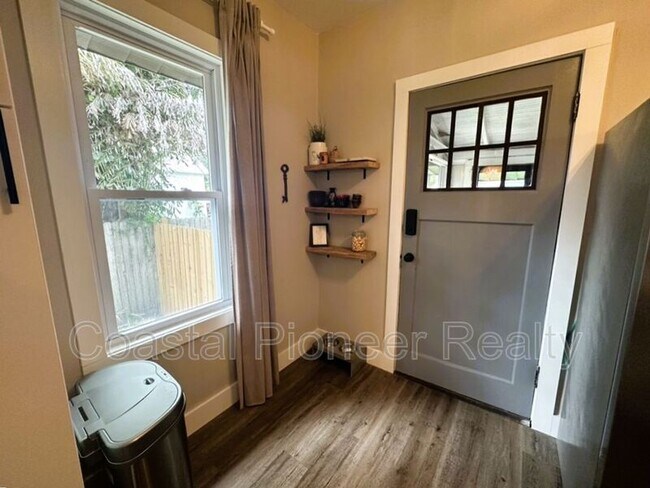 Photo - 115 W Plymouth St Unit A