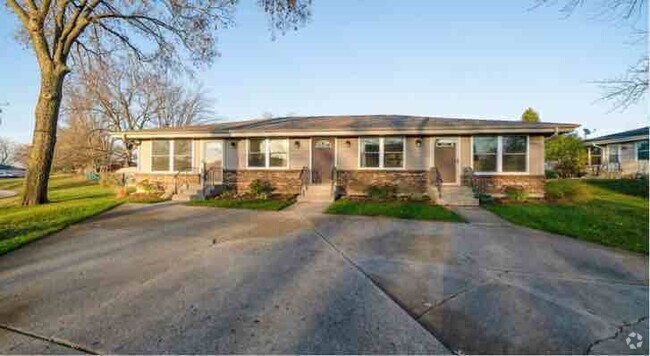 Building Photo - 3150 Jacqueline Dr Unit North Rental