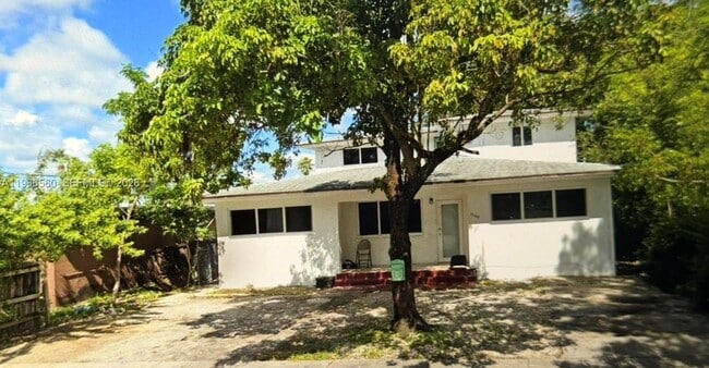 Photo - 2165 Washington Ave Unit 2165