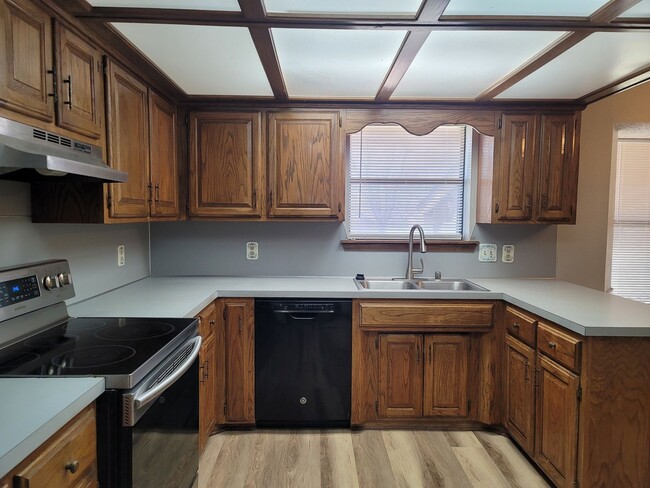 Photo - 104 S 40th St House