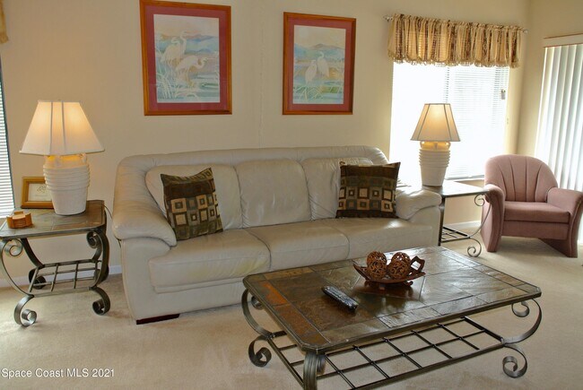 Photo - 537 Taylor Ave