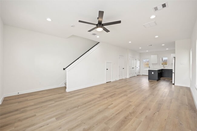 Photo - 7921 Bonaire St