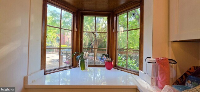 Photo - 547 5th St SE