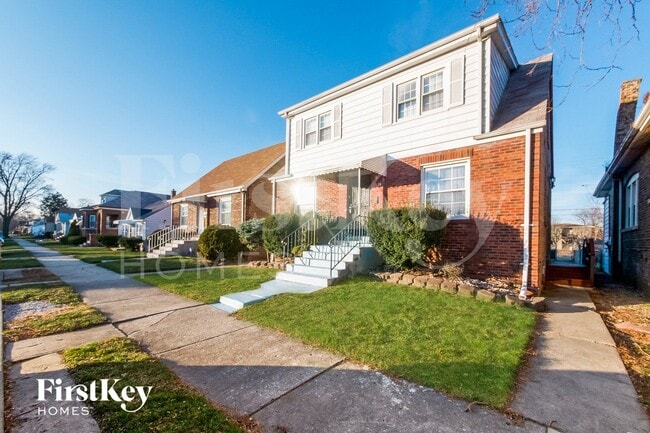 Photo - 19 E 140th Ct