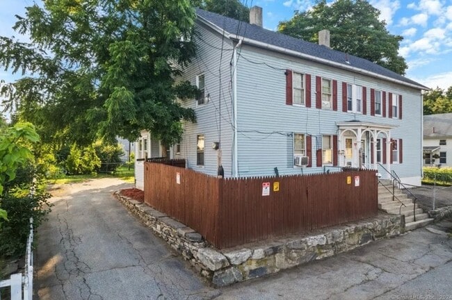 Building Photo - 2-4 N 3rd Ave Unit 2 1/2