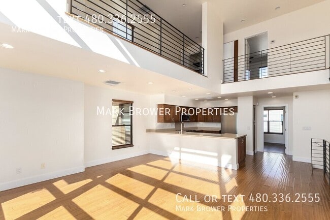 Photo - 1300 W 5th St