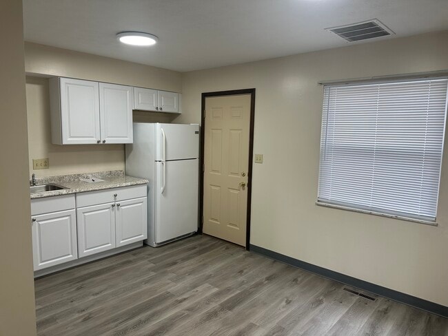 Photo - 270 Stocksdale Dr