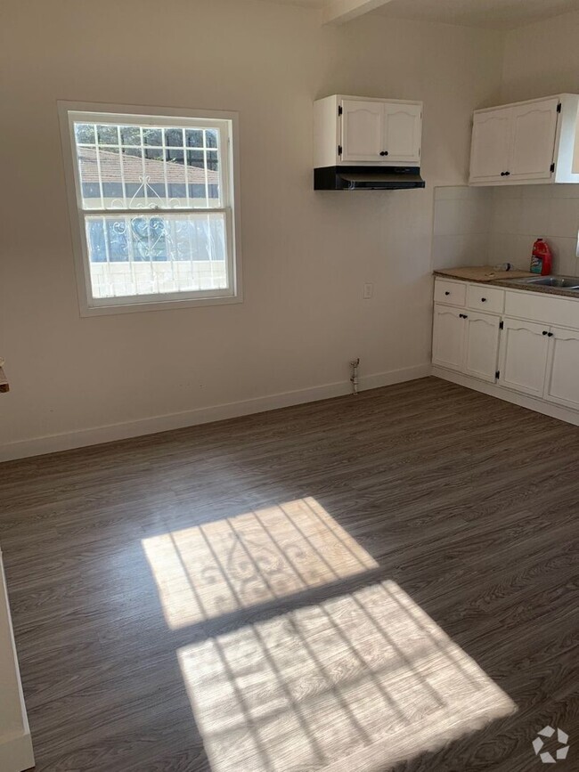 Building Photo - Downtown San Diego Smart House Unit Beautiful and Renovated Downtown Casita