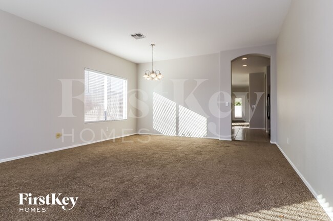 Photo - 110 N 118th Ave