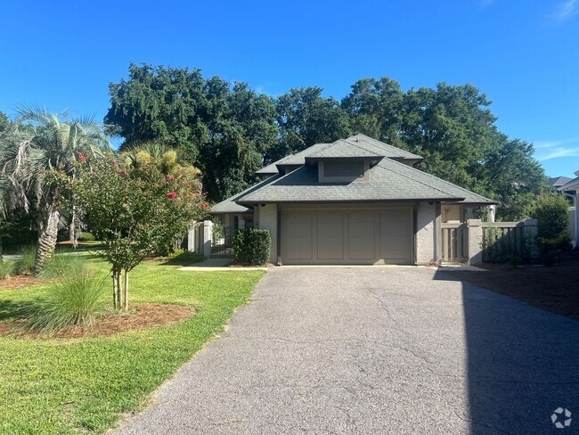 Building Photo - Private Beach Access from this Fully Remod... Rental