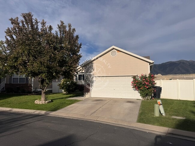 Photo - 185 Crystal Bay Dr