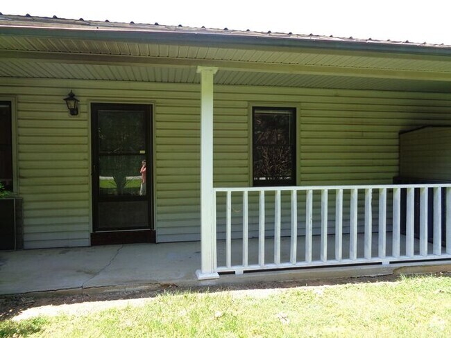 Building Photo - 2BD/1BA Renovated Unit In Ponderosa Village Rental