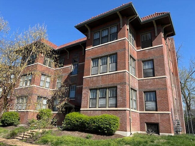 Building Photo - 5803 Waterman Blvd Unit 5803 Waterman 1E Rental