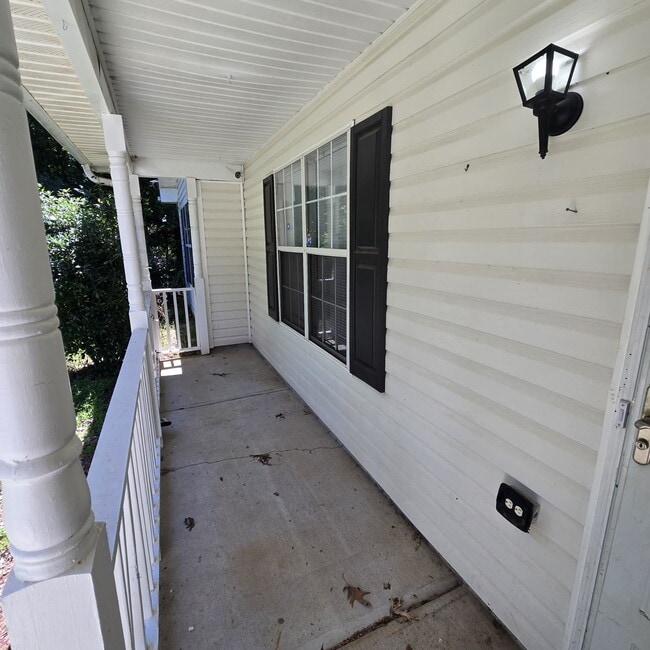 Photo - "Charming 4-Bed Oasis with Granite Countertops on Pebble Creek Drive, McDonough!"