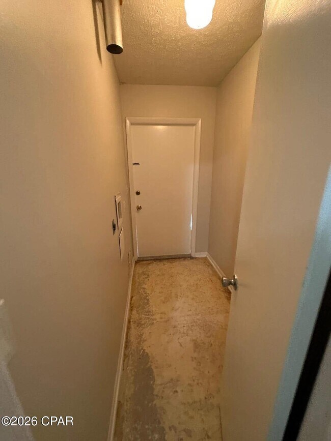 Photo - 102 Hershel Ct