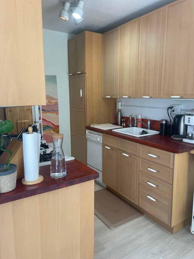 Photo - 2325 42nd St NW Unit 418
