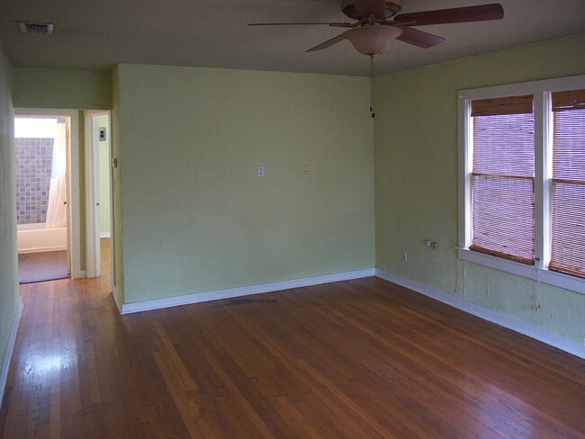 Photo - 208 N 8th St