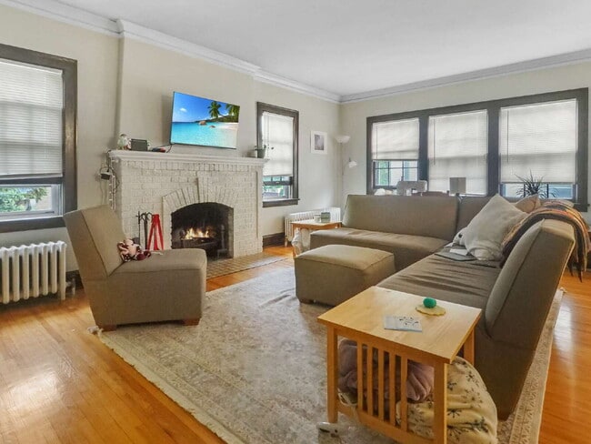 Beautiful Upper Level 3 Bedroom Duplex nea... - Beautiful Upper Level 3 Bedroom Duplex nea... Apartment