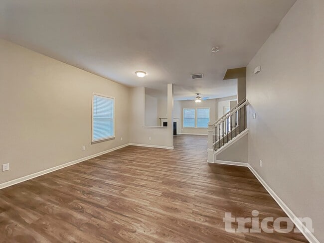 Photo - 807 Chastain Ave