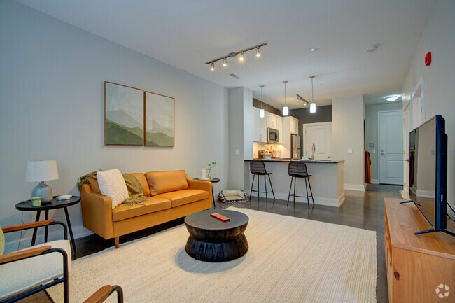 1BR, 1BA - 717SF Sunshine - Living/Dining Room