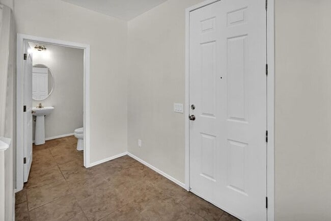 Photo - Spacious Sanctuary in Sahuarita: Modern Living Meets Outdoor Comfort