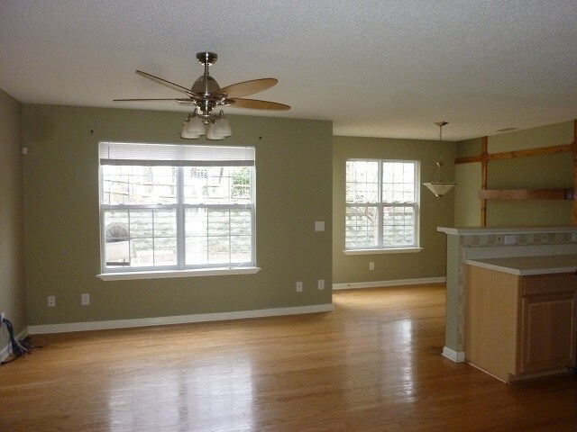 1418 Walnut Hill Dr