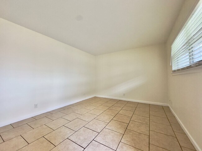 Photo - 501 W Louisiana Ave