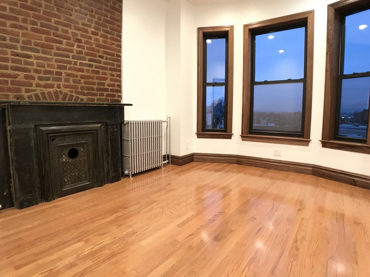 Photo - 493 7th Ave Apartment