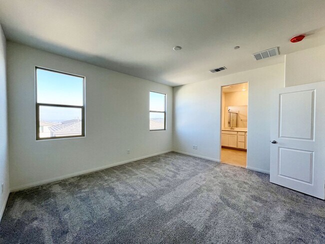 Photo - 1606 Rock Kestrel St