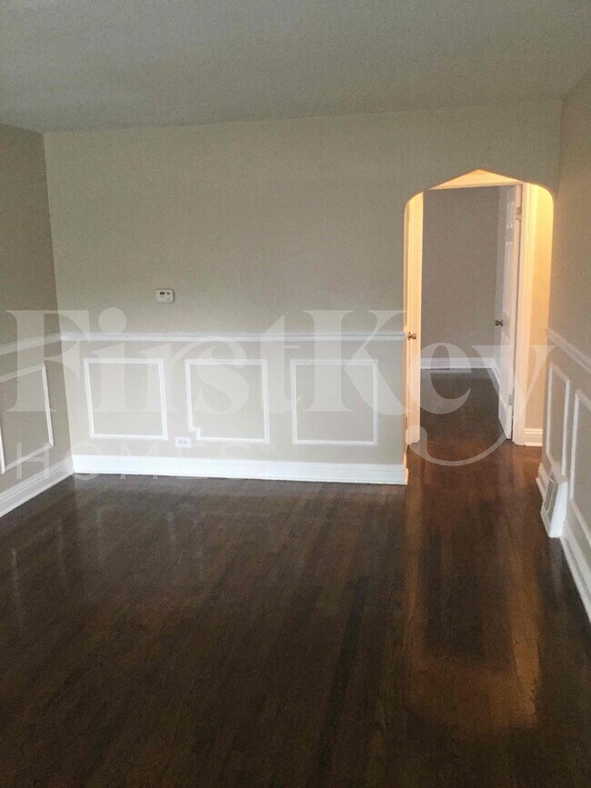 Photo - 8044 S Maplewood Ave