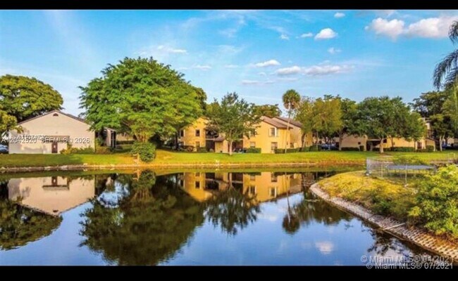3833 Cocoplum Cir Unidad 3593