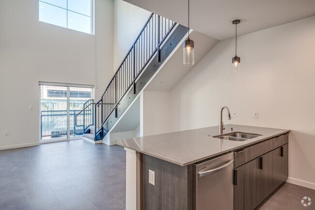 1 BR, 1 BA - 767SF