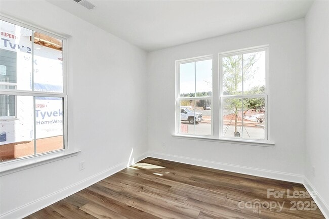 Photo - 7118 Westrow Ave