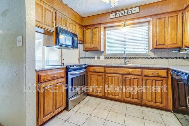 Photo - 6428 Lago Vista Dr