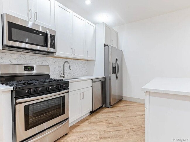 Photo - 282 E 38th St