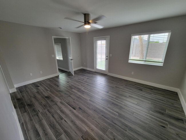 Photo - 535 W 15th St