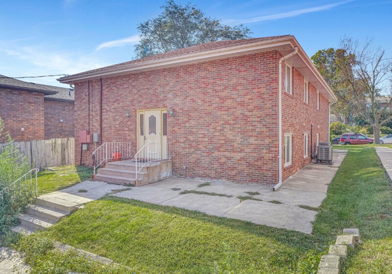 Photo - 2318 C St Unit 3
