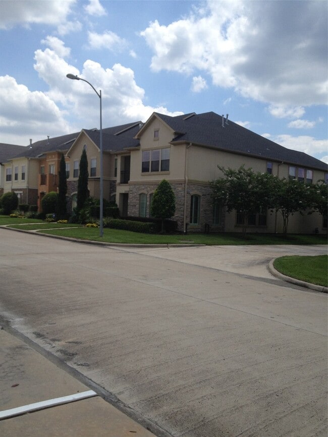Photo - 2038 Palm Forest Ln