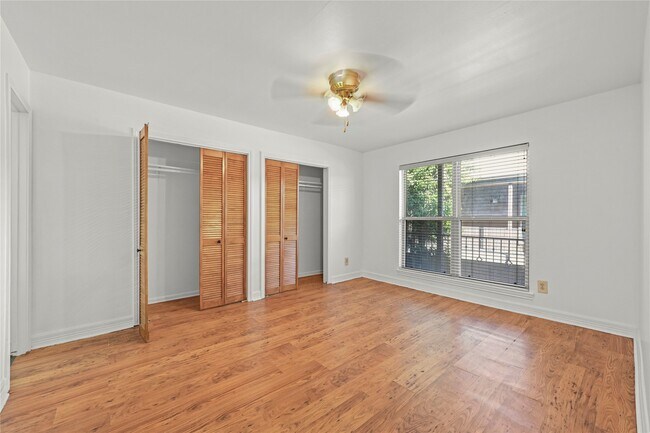 Photo - 419 Marshall St Unit 11