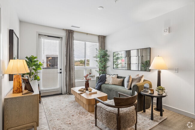 2BR, 2BA - 1,068SF - Living Room