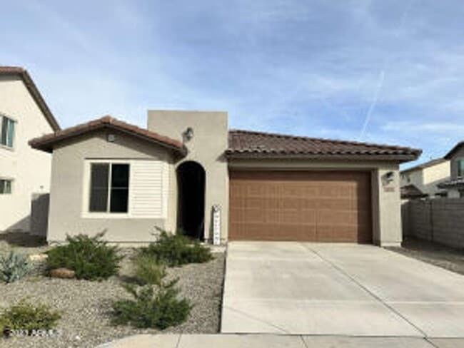 Building Photo - Apply Here www.realty480pm.appfolio.com/listings