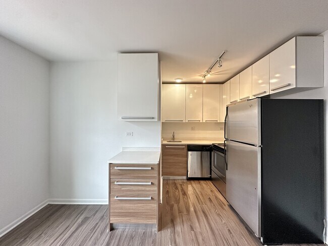 Photo - 925 W Carmen Ave Unit E7
