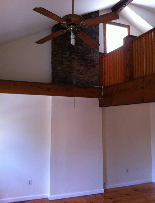 Photo - 14 Spring St Unit Charming Duplex - Apt 2