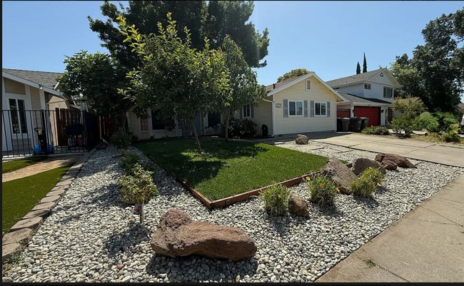 Building Photo - 2940 Candido Dr Rental